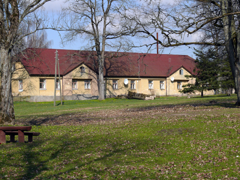 Attēls:Pastendes kalpu maaja.jpg