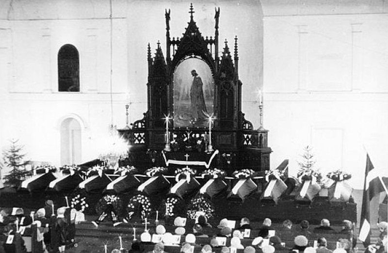 Attēls:Litene parapbedisana 1989.jpg