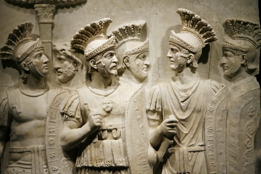 Attēls:Praetorians relief.jpg