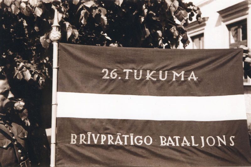 Attēls:26 Tukuma bataljons maijs 1942 karogs.jpg